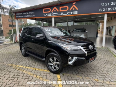 Hilux SW4 Preto 2017 - Toyota - Rio de Janeiro cód.37564