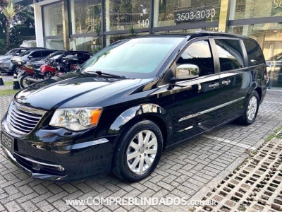 Town e  Country Cinza 2015 - Chrysler - São Paulo cód.39019