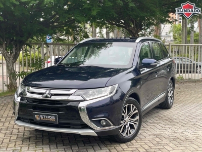 Outlander Azul 2018 - Mitsubishi - Rio de Janeiro cód.38354