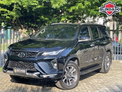 Hilux Preto 2024 - Toyota - Rio de Janeiro cód.38818
