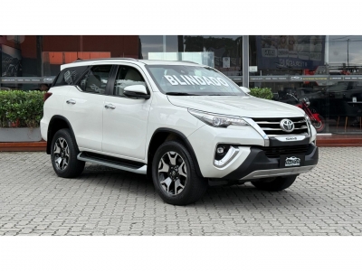 Hilux SW4 Branco 2024 - Toyota - Rio de Janeiro cód.39467
